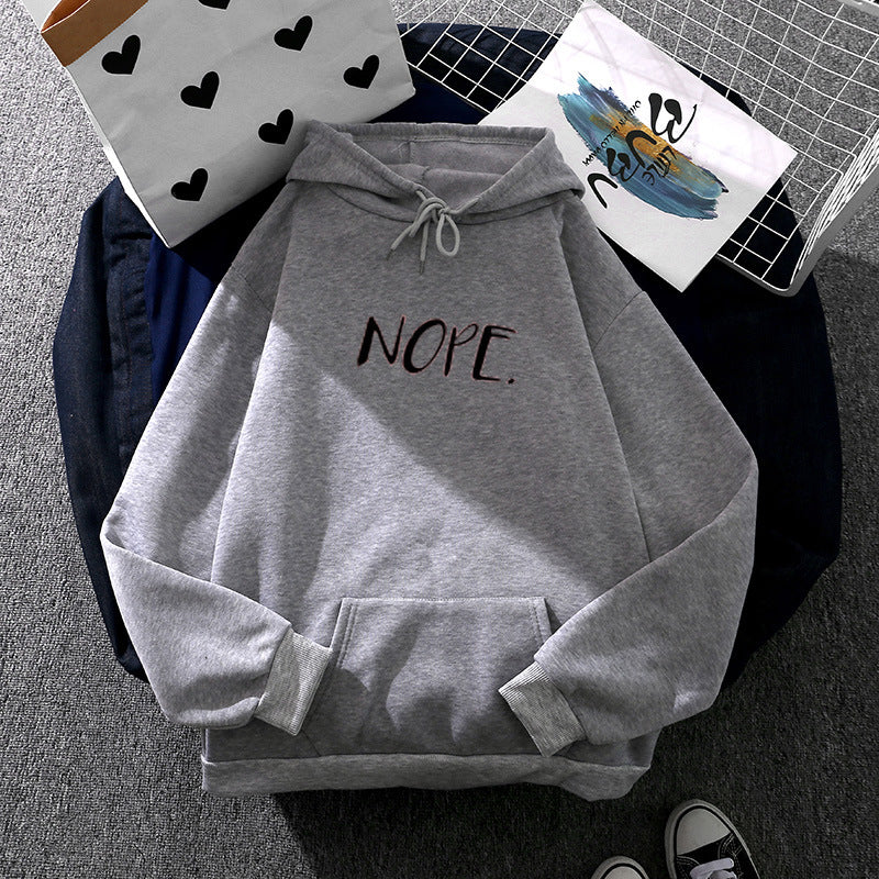 Women casual hoodie with statement print, kangaroo pocket and soft fleece Mune Fashion