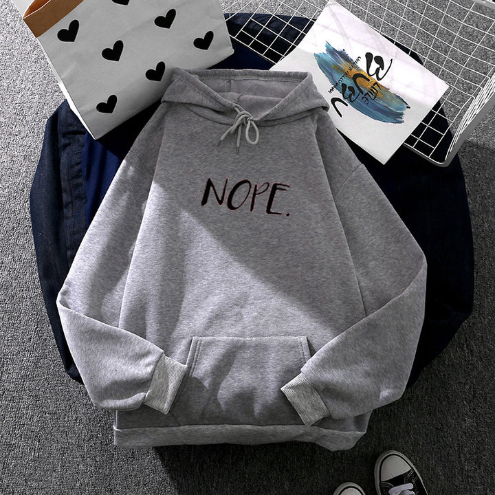 Women casual hoodie with statement print, kangaroo pocket and soft fleece Mune Fashion