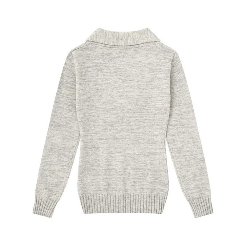 Women’s fine knit pullover with shawl collar, V-neck and decorative buttons Mune Fashion