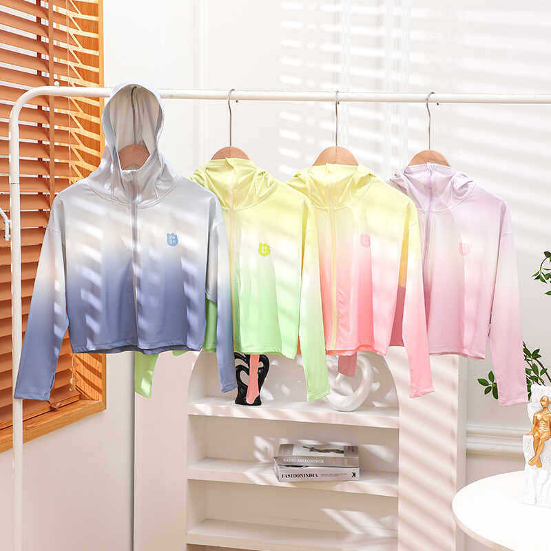 Women's lightweight UV protection hooded jacket made of functional stretch with full-length zipper and raglan sleeves Mune Fashion