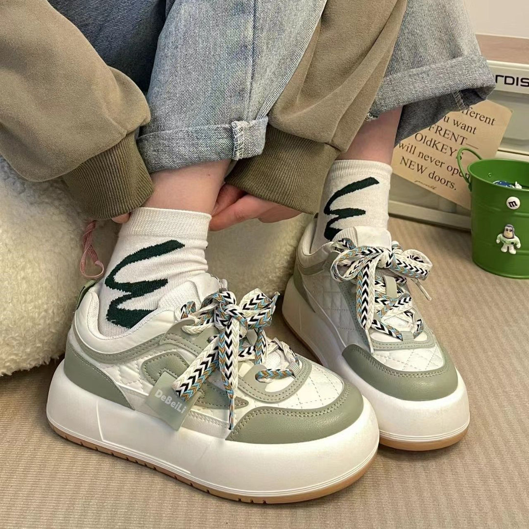 Women's sporty sneakers with fashionable upper material and innovative lacing design Mune Fashion