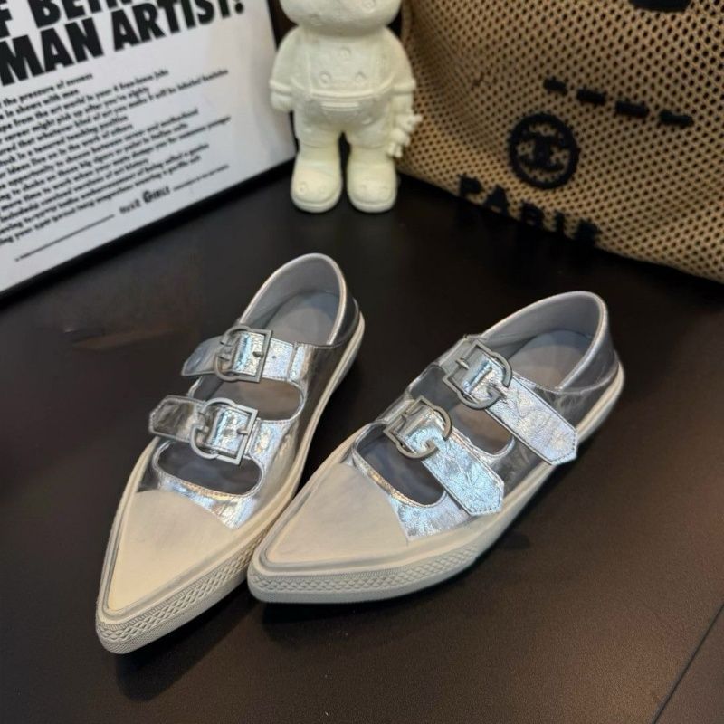 Women's pointed toe mule sneakers with double buckle straps and flat platform sole Mune Fashion