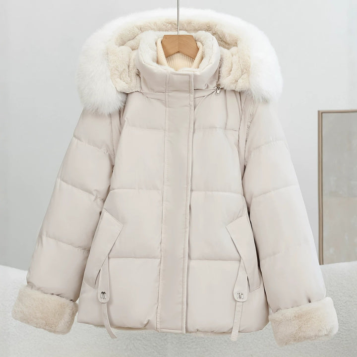 Women's short faux fur jacket with hood and extra voluminous collar Mune Fashion