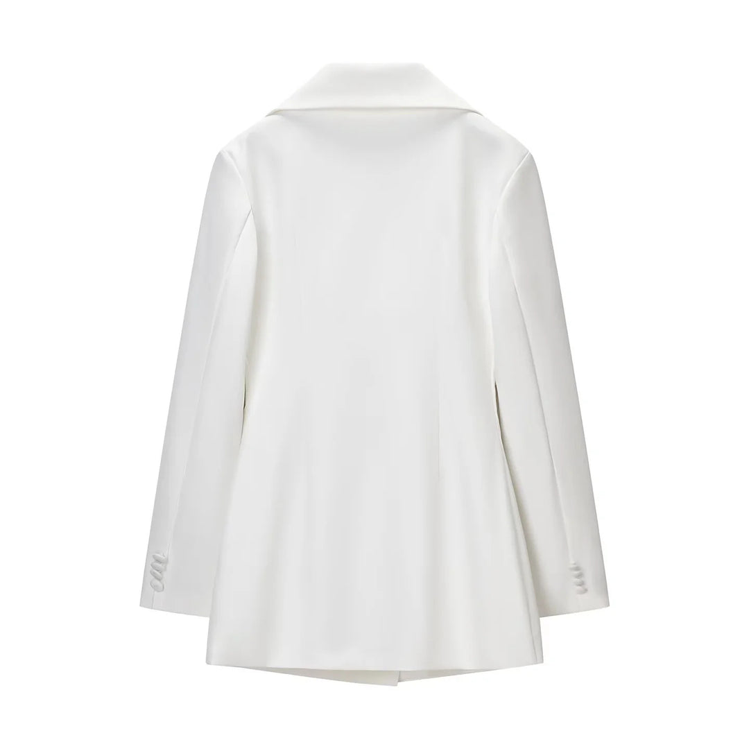 Women's tailored double-breasted blazer with wide lapels and patch pockets Mune Fashion