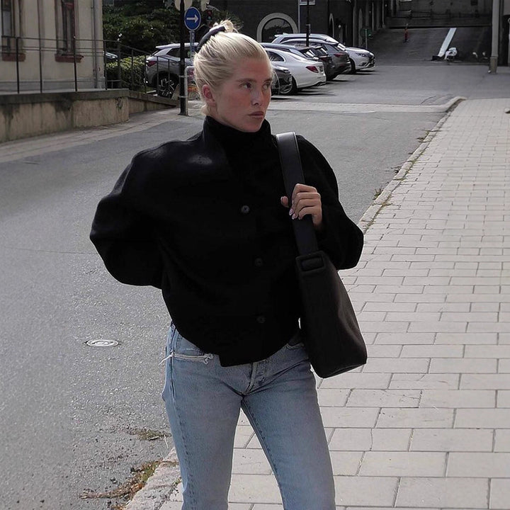 Women's short coat made of wool blend with boxy silhouette and distinctive button placket Mune Fashion