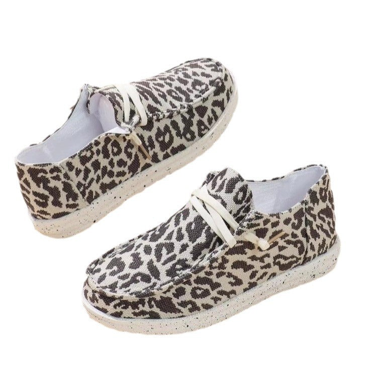 Women Slip-On Sneaker in leopard print with canvas upper material and elastic shoelaces Mune Fashion