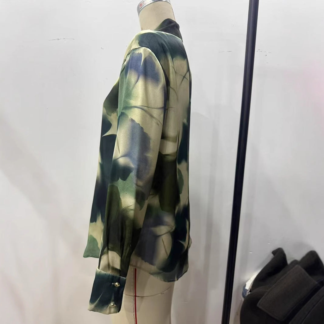 Women nan silky long-sleeve blouse with concealed button placket, shirt collar and abstract watercolor print Mune Fashion