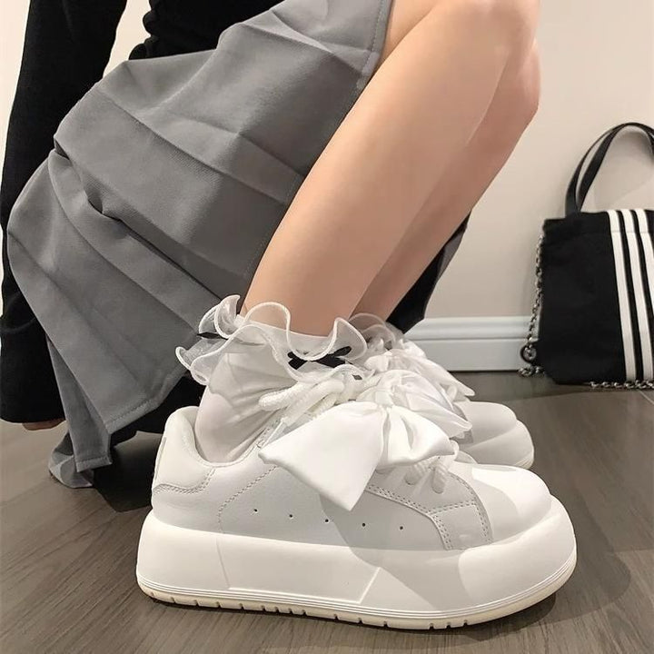 Women's sneakers with fashionable bow design and comfort sole Mune Fashion