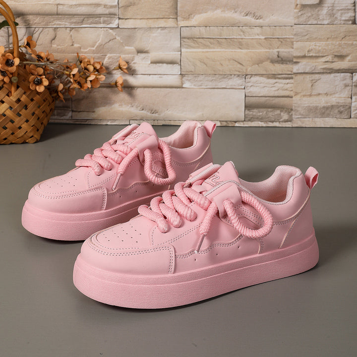Women's platform sneaker with thick sole, oversized laces, and padded ankle area Mune Fashion