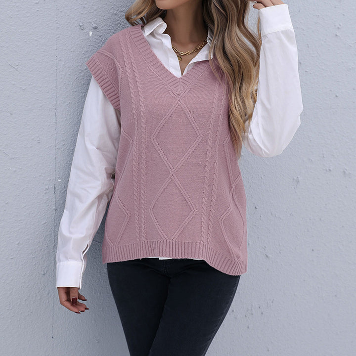 Women's knit vest with V-neck, diamond pattern, and boxy oversized silhouette Mune Fashion