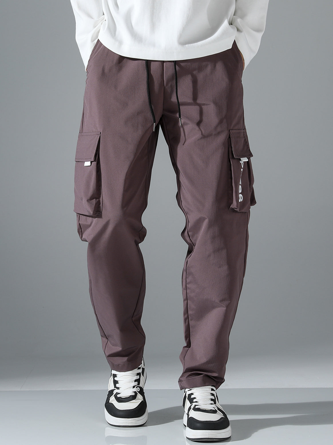 Men's Tapered Cargo Jogging Pants with Elastic Drawstring, Multifunctional Flap Pockets & Ergonomic Seams Mune Fashion