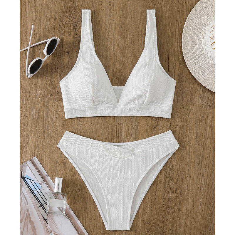 Women's Triangle Bikini with Fashionable Cut Mune Fashion