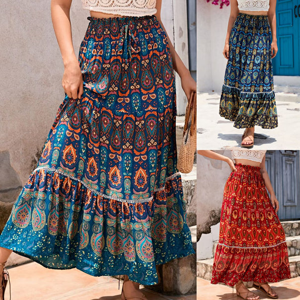 Women's maxi skirt in boho style with tiers, gathered elastic waistband and paisley print Mune Fashion