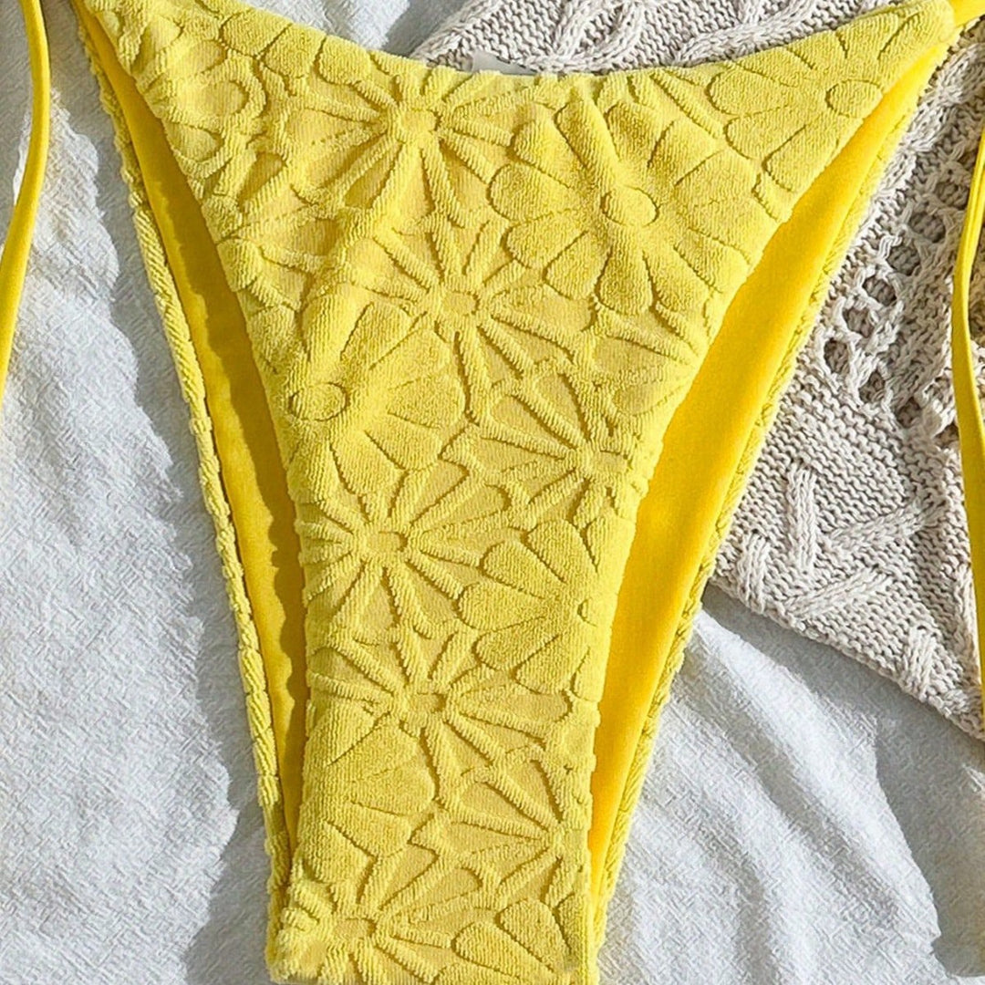 Women's Triangle Bikini with Floral Embroidery Mune Fashion