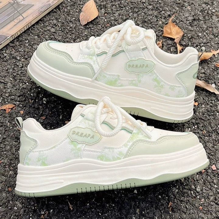 Women's Voluminous Platform Sneakers in Retro City Style with Subtle Marbling and Cushioned Wedge Sole Mune Fashion