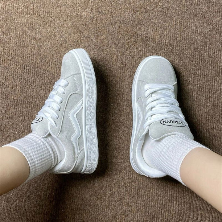 Women's sporty sneakers with high-quality suede and non-slip sole Mune Fashion