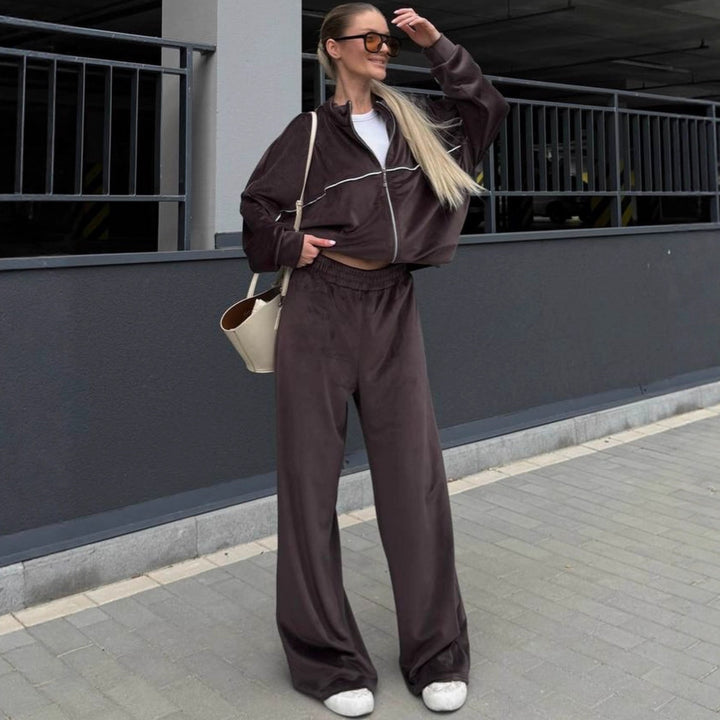 Women's Relaxed Fleece Set with half-length zip jacket and extra wide high-waist jogging pants Mune Fashion
