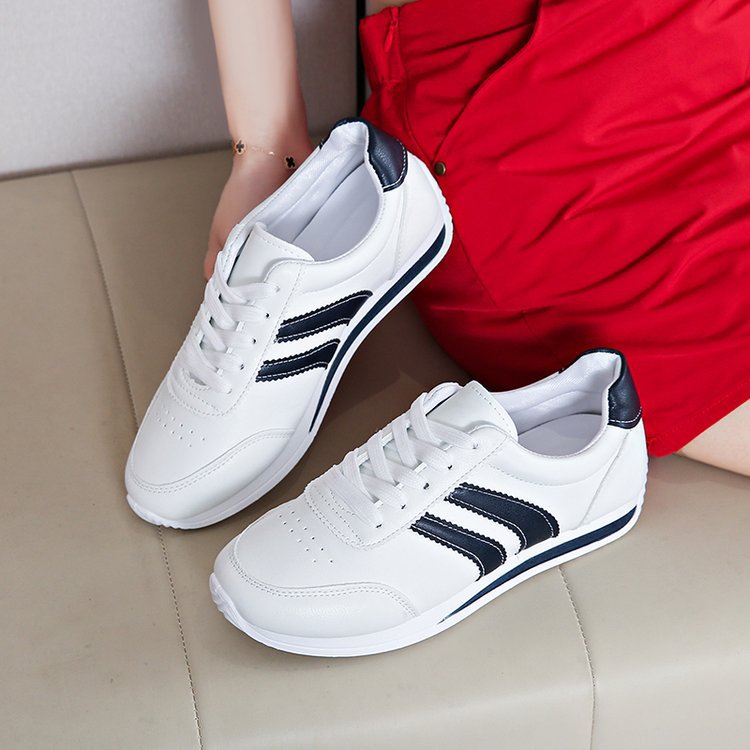 Women classic sneakers with stylish stripes Mune Fashion