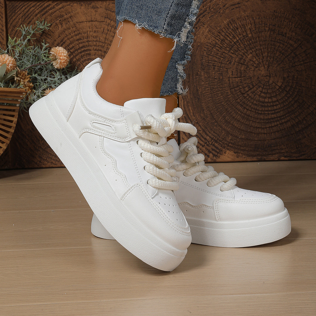 Women's platform sneaker with thick sole, oversized laces, and padded ankle area Mune Fashion