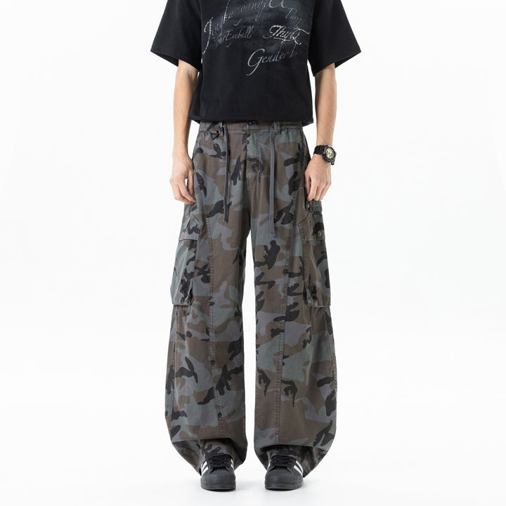 Men's Loose Cargo Pants in Camouflage Military Look with Elastic Tunnel Drawstring Waistband and Multifunctional Pockets Drune