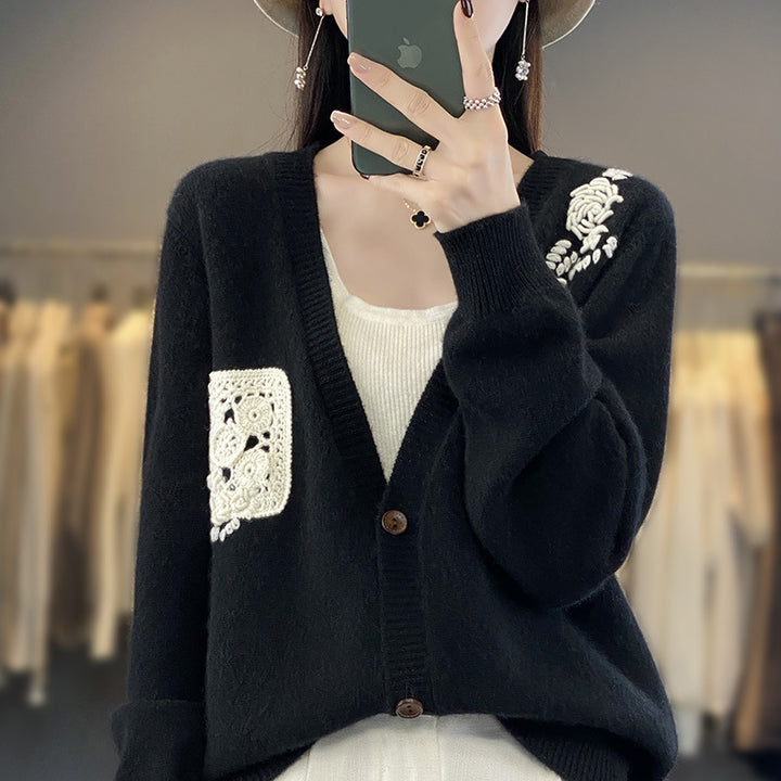 Women's Two-Piece Fine Knit Set with Knit Cardigan and Top as well as Crocheted Flower Appliqués Mune Fashion