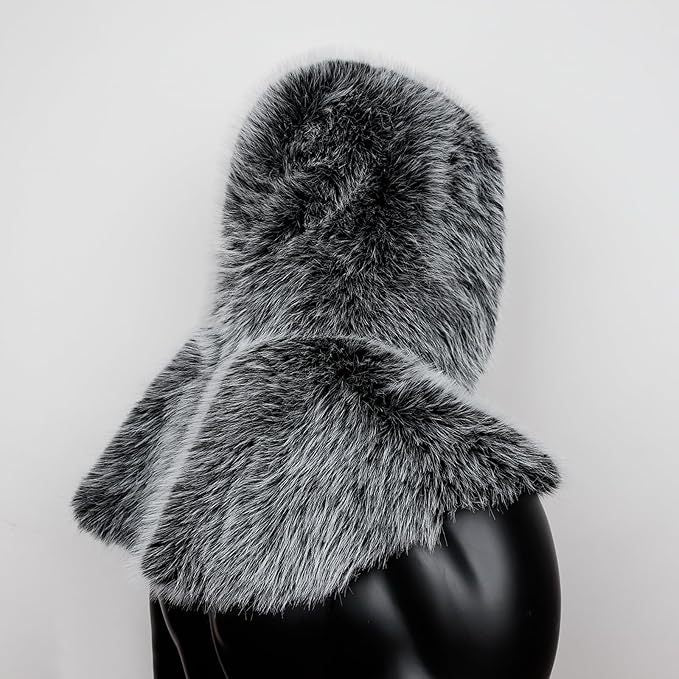 Men's hooded cloak made of dense faux fur with wide shoulder trim and warm interior lining Mune Fashion