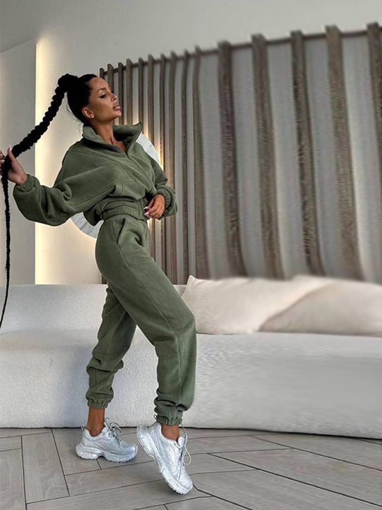 Women's short zip hoodie with elastic waistband and tapered high-waist joggers made of heavy French terry Mune Fashion