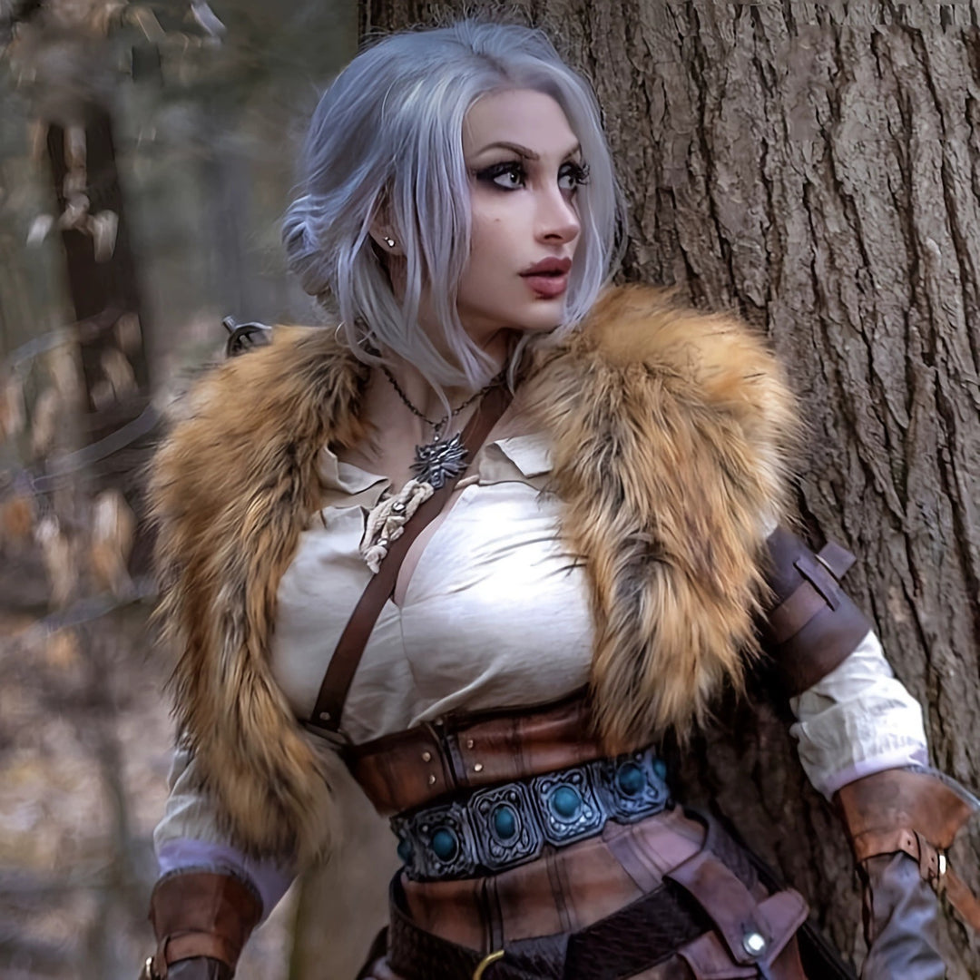 Women's shoulder collar made of faux fur with leather straps and metal fittings Mune Fashion