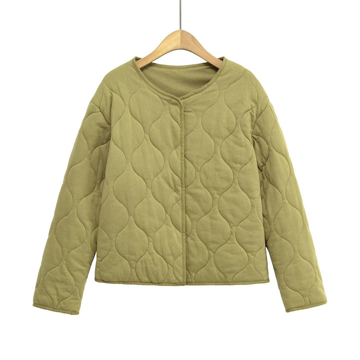 Women nan short-cut quilted transitional jacket with round neckline and decorative wave quilting Mune Fashion
