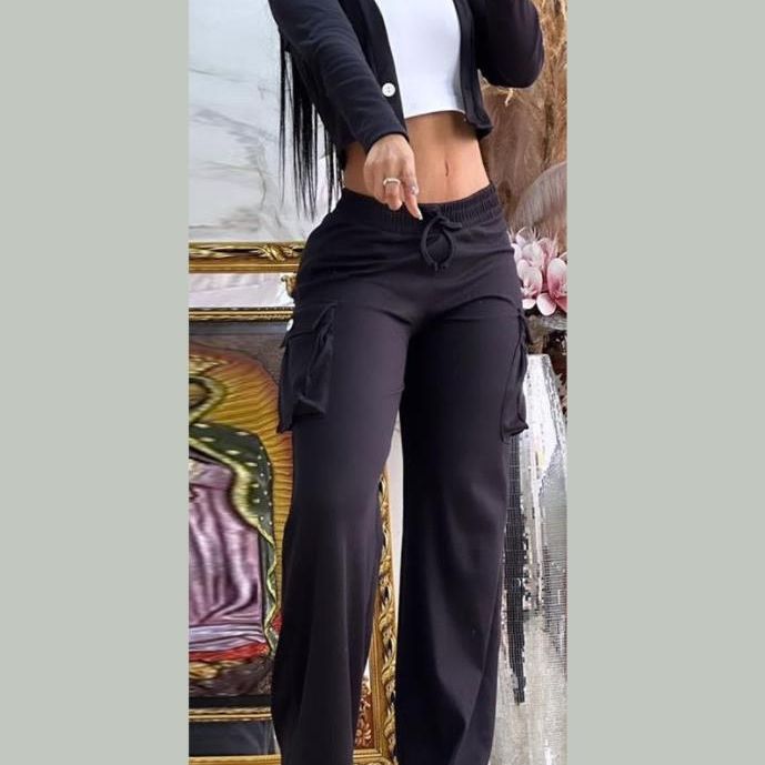 Women's Lounge Set with Soft Cargo Sweatpants with Wide Legs and Cropped Cardigan Mune Fashion