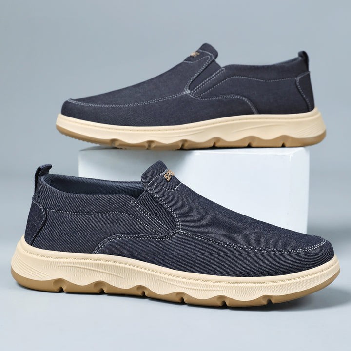Men's light slip-on canvas sneakers with elastic entry, padded insole, and profiled non-slip rubber outsole Mune Fashion