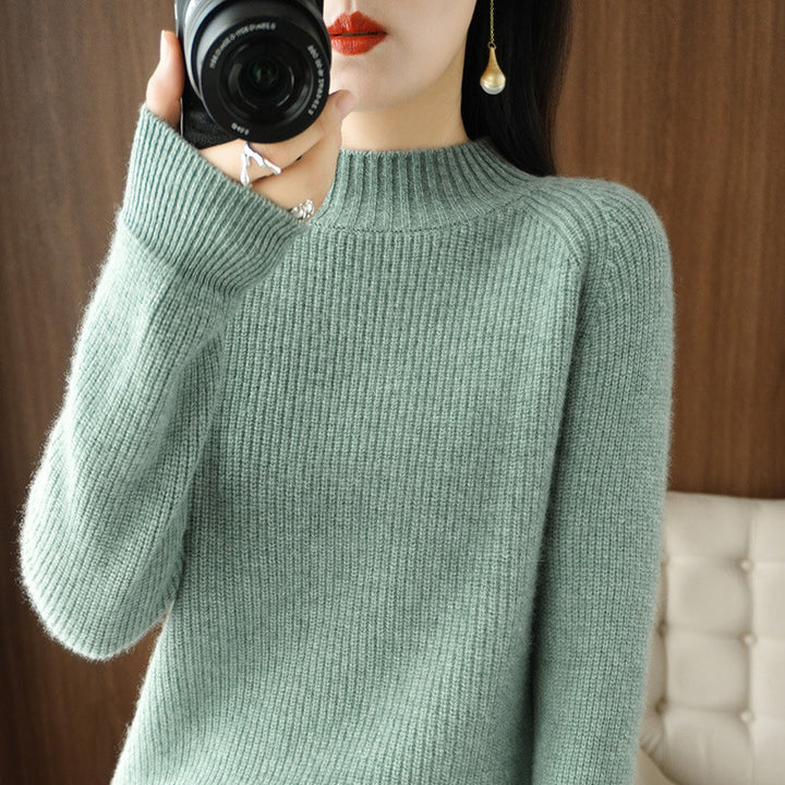 Women's Short Stand-Up Collar Sweater made of fine fine knit with cashmere-like softness and raglan sleeves Mune Fashion