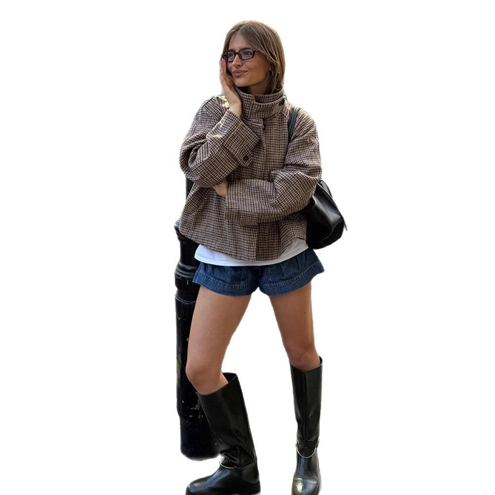 Women's short jacket in checkered bomber style with high stand-up collar and flap pockets Mune Fashion