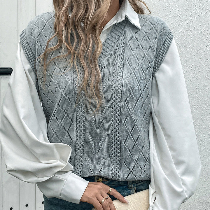 Ladies V-Neck Openwork Knit Vest with Diamond and Cable Pattern Mune Fashion