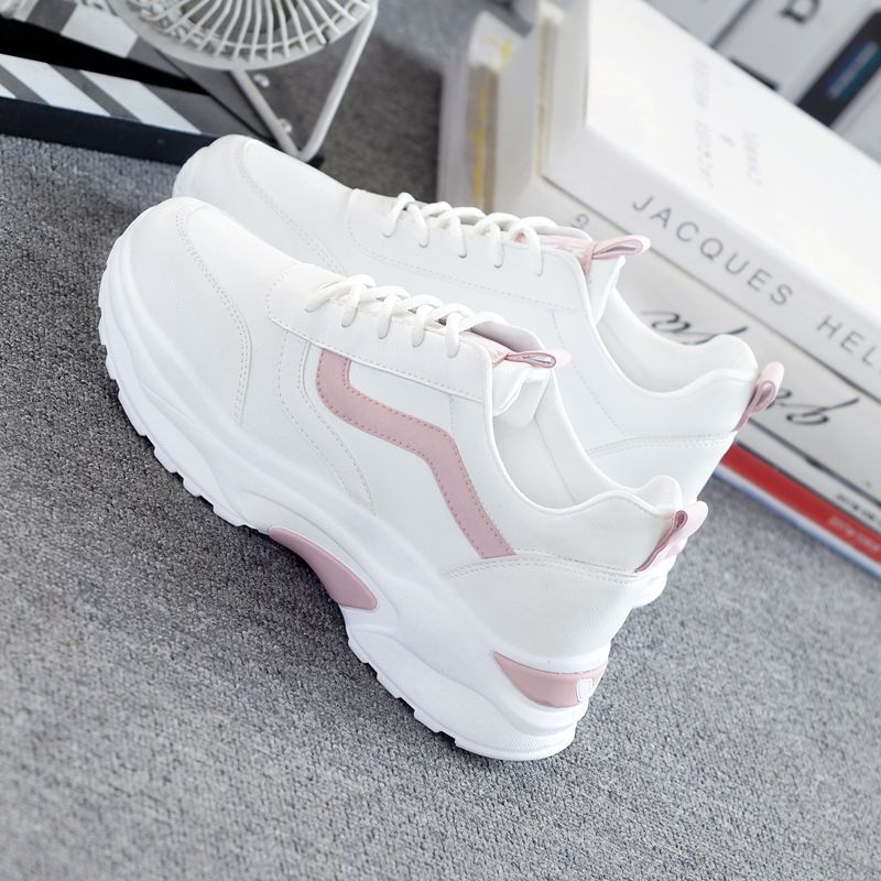 Women’s sporty sneakers with cushioning comfort and trendy details Mune Fashion