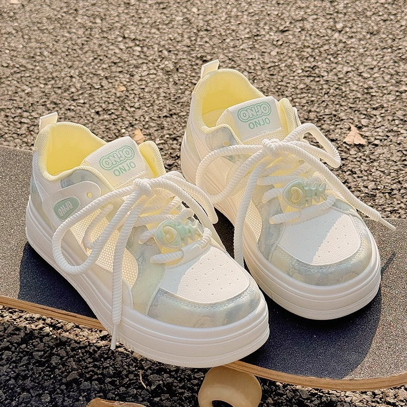 Women's Sporty Platform Sneakers with Breathable Mesh Upper and Fashionable Details Mune Fashion