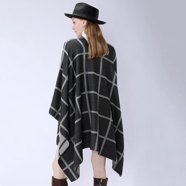 Women's Oversize Poncho made of fine knit with waistband and check pattern Mune Fashion