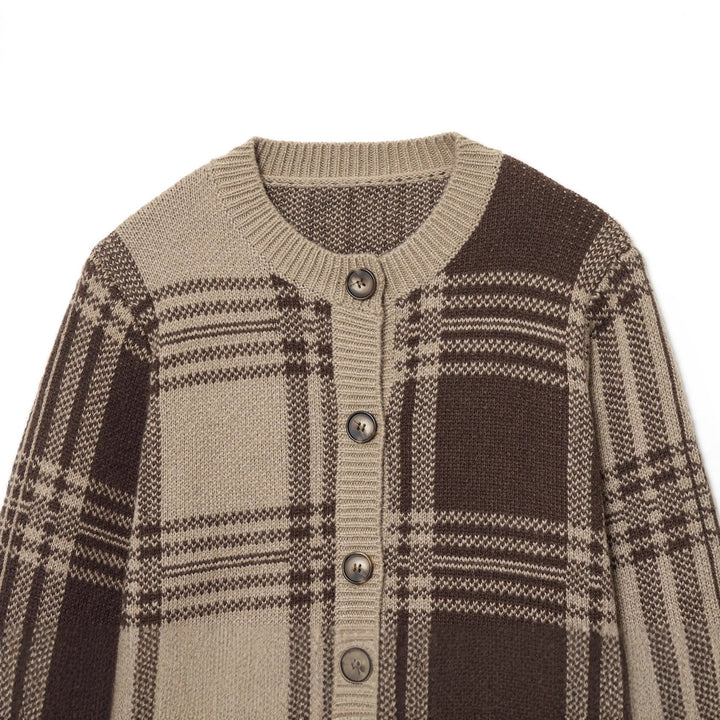 Women’s casual patterned structure cardigan with horn button front and fitted ribbed hem Mune Fashion