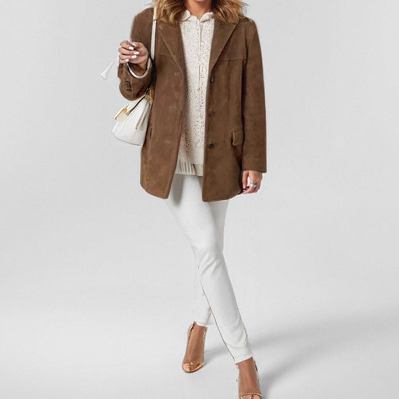 Women's loosely cut suede jacket with lapel collar and patch pockets Mune Fashion