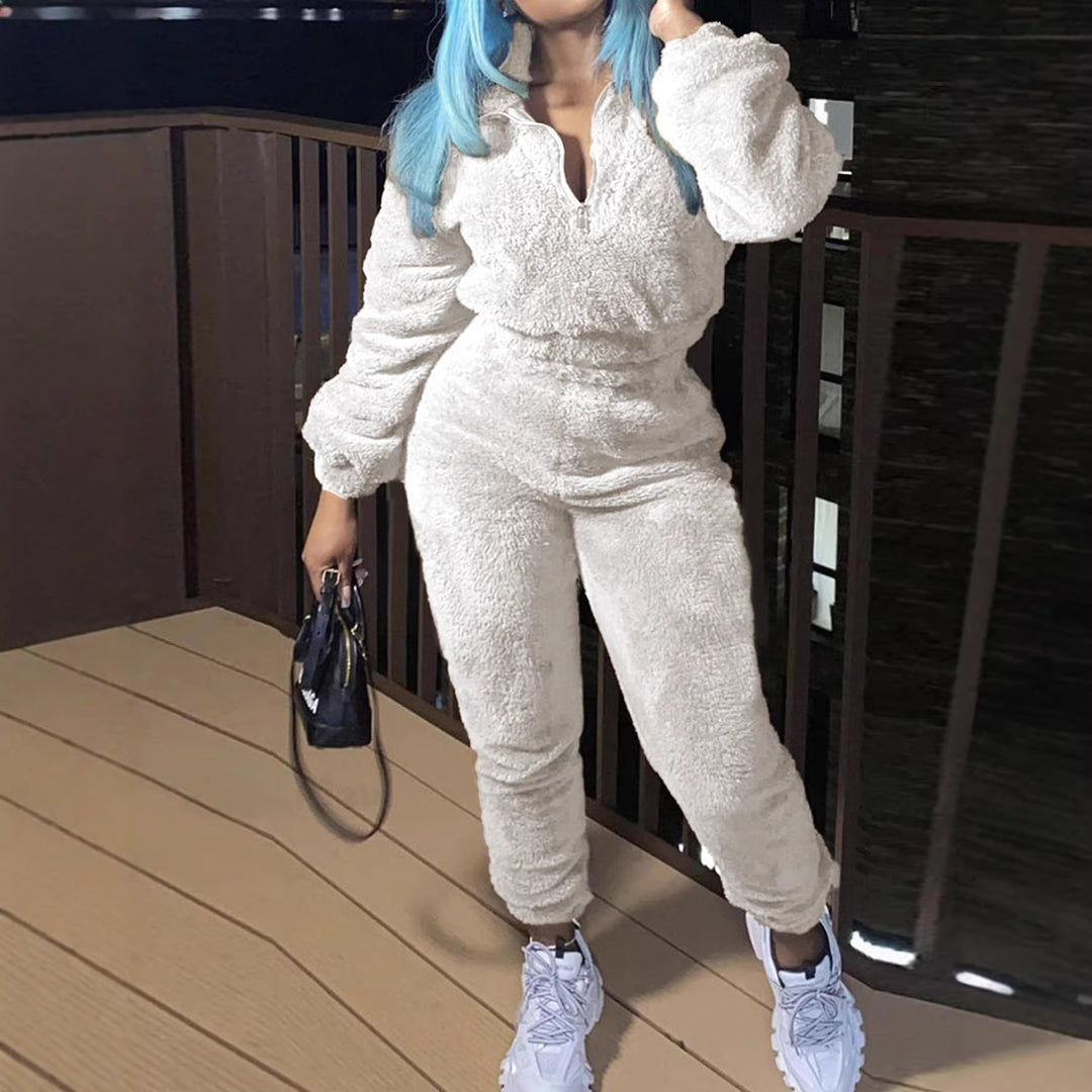 Ladies cozy teddy fleece two-piece with half zip and high-waist joggers Mune Fashion