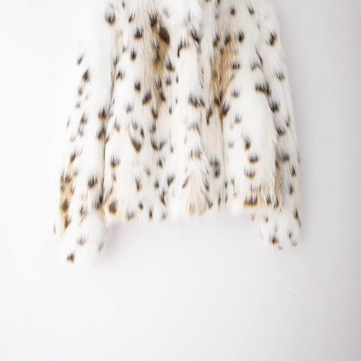 Women's Short Quilted Faux Fur Jacket with Leopard Spot Pattern and Stand-Up Collar Mune Fashion