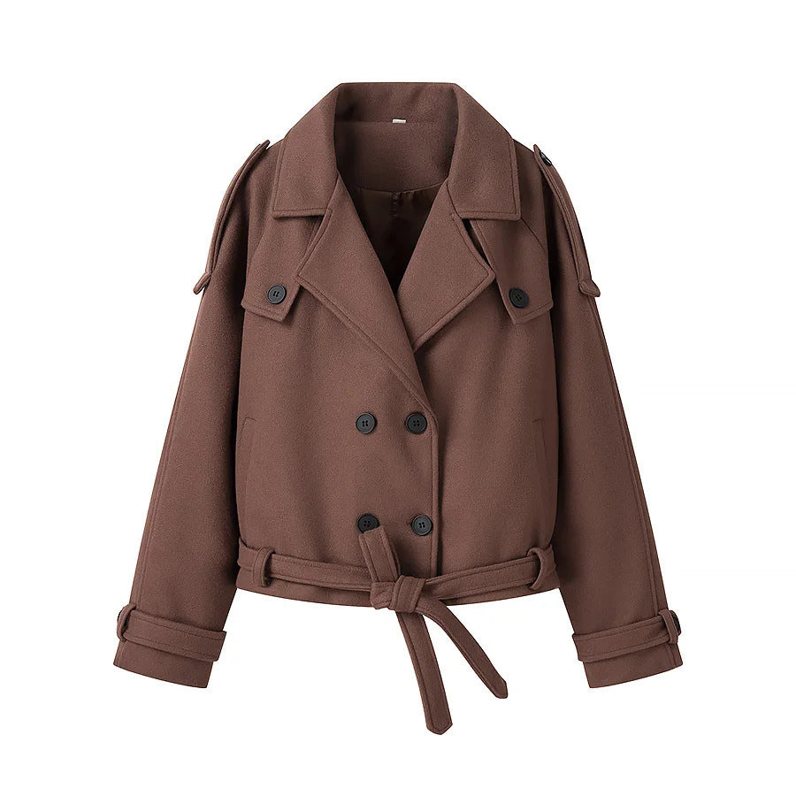 Women's cropped double-breasted trench coat with tie belt, shoulder patches and adjustable cuffs Mune Fashion