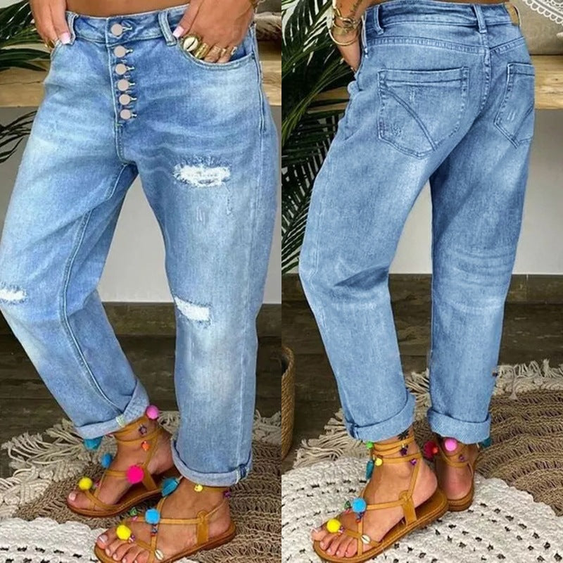 Women's Boyfriend Jeans with Button Closure and Distressed Details Mune