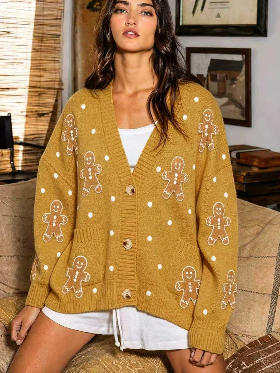 Women nan oversized knitted cardigan with gingerbread embroidery and deep V-neck Mune Fashion