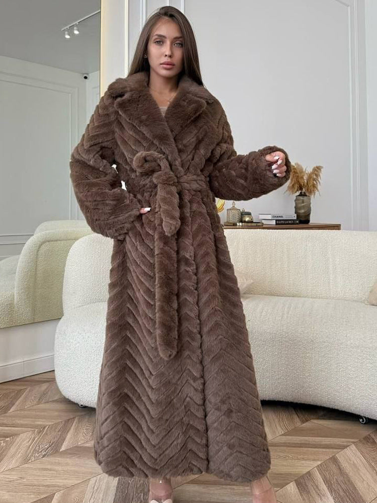 Women's Maxi Faux Fur Coat with Hood and Chevron Quilting Mune Fashion