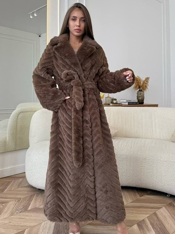 Women's Maxi Faux Fur Coat with Hood and Chevron Quilting Mune Fashion