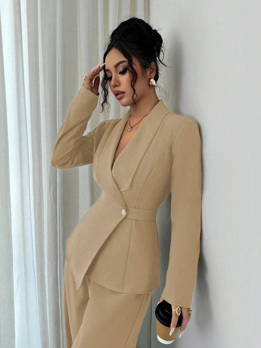 Women's tailored business blazer with shawl collar, belt waist and single-button closure Mune Fashion
