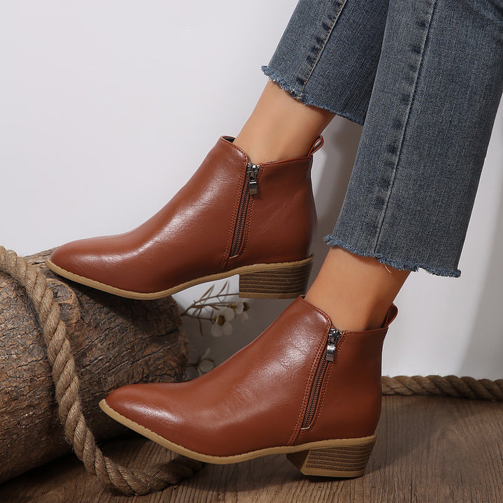 Women's narrow ankle boots with side zipper, narrow pointed shape and comfortable block heel Mune Fashion