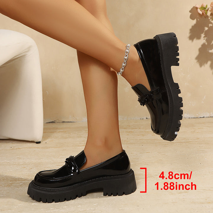 Women Chunky Patent Loafers with Thick Profile Sole and Chain Decoration Mune Fashion