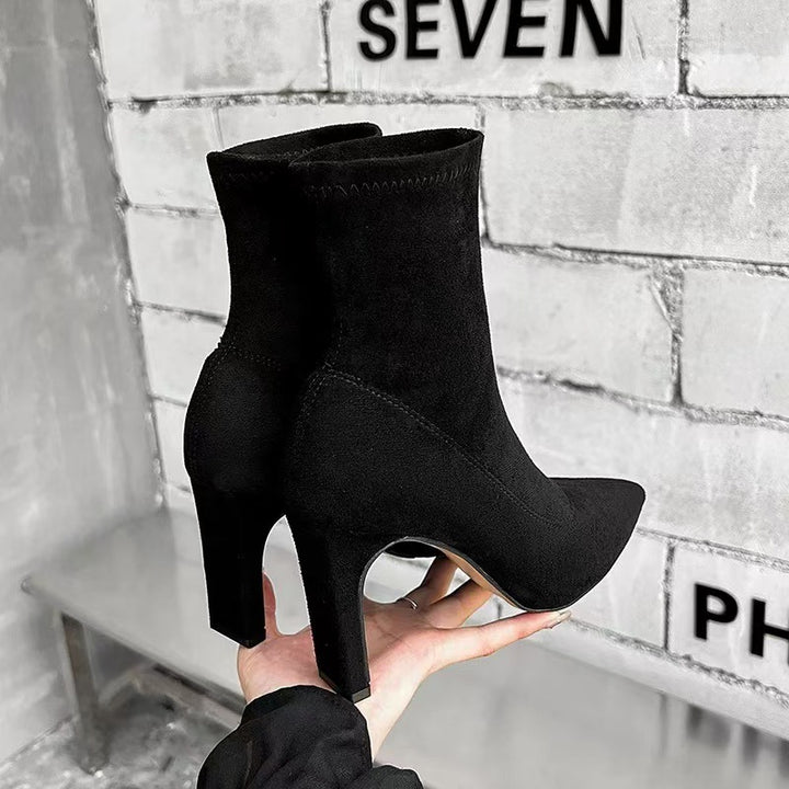 Women's sock ankle boot made of stretch suede with pointed toe and sculptural block heel Mune Fashion